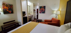 Meja kerja, setrika/meja setrika, Wi-Fi gratis, dan seprai linen