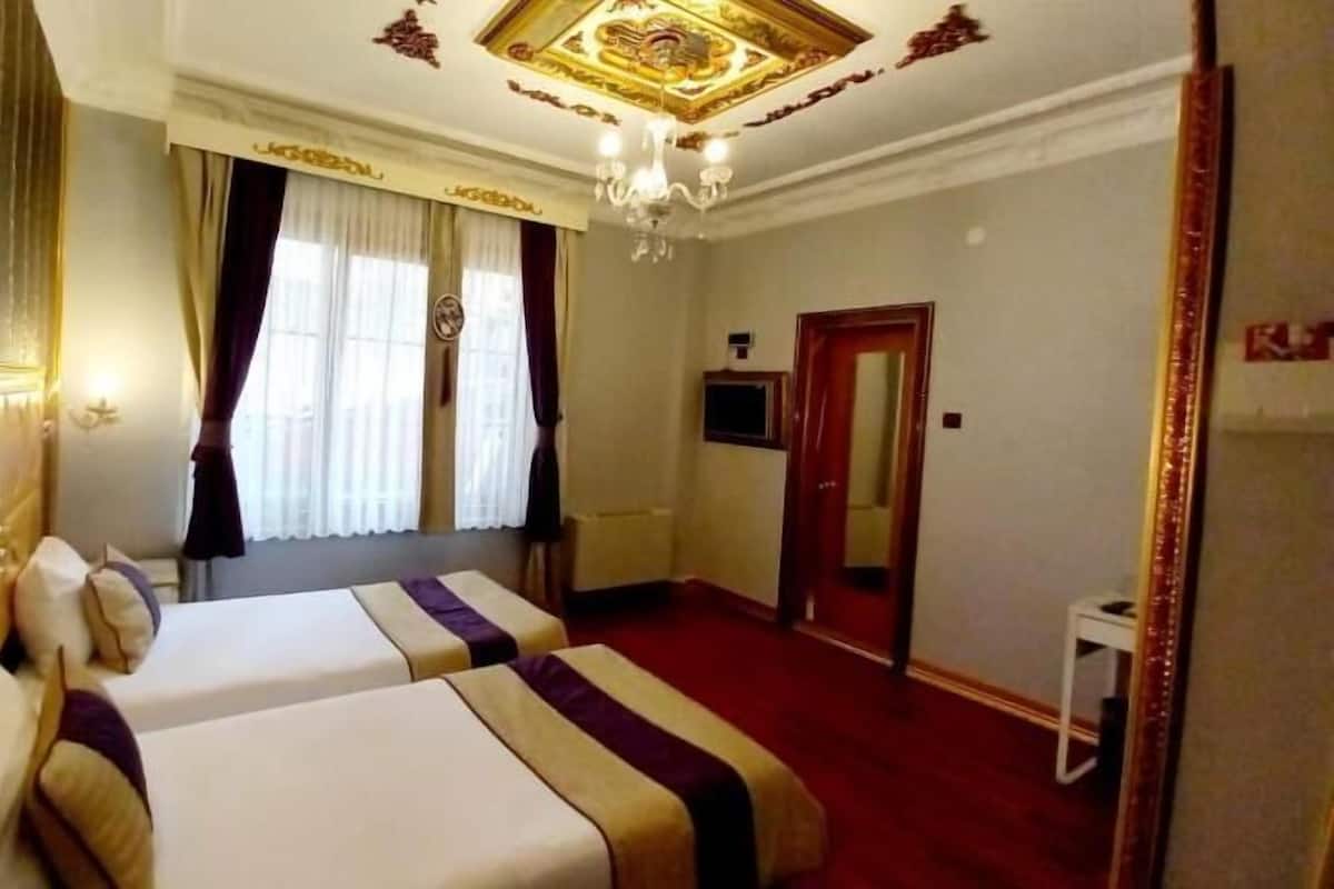 Egyptian cotton sheets, premium bedding, minibar, in-room safe