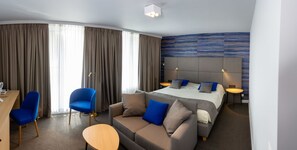 Family Room | Premium bedding, minibar, in-room safe, individually decorated