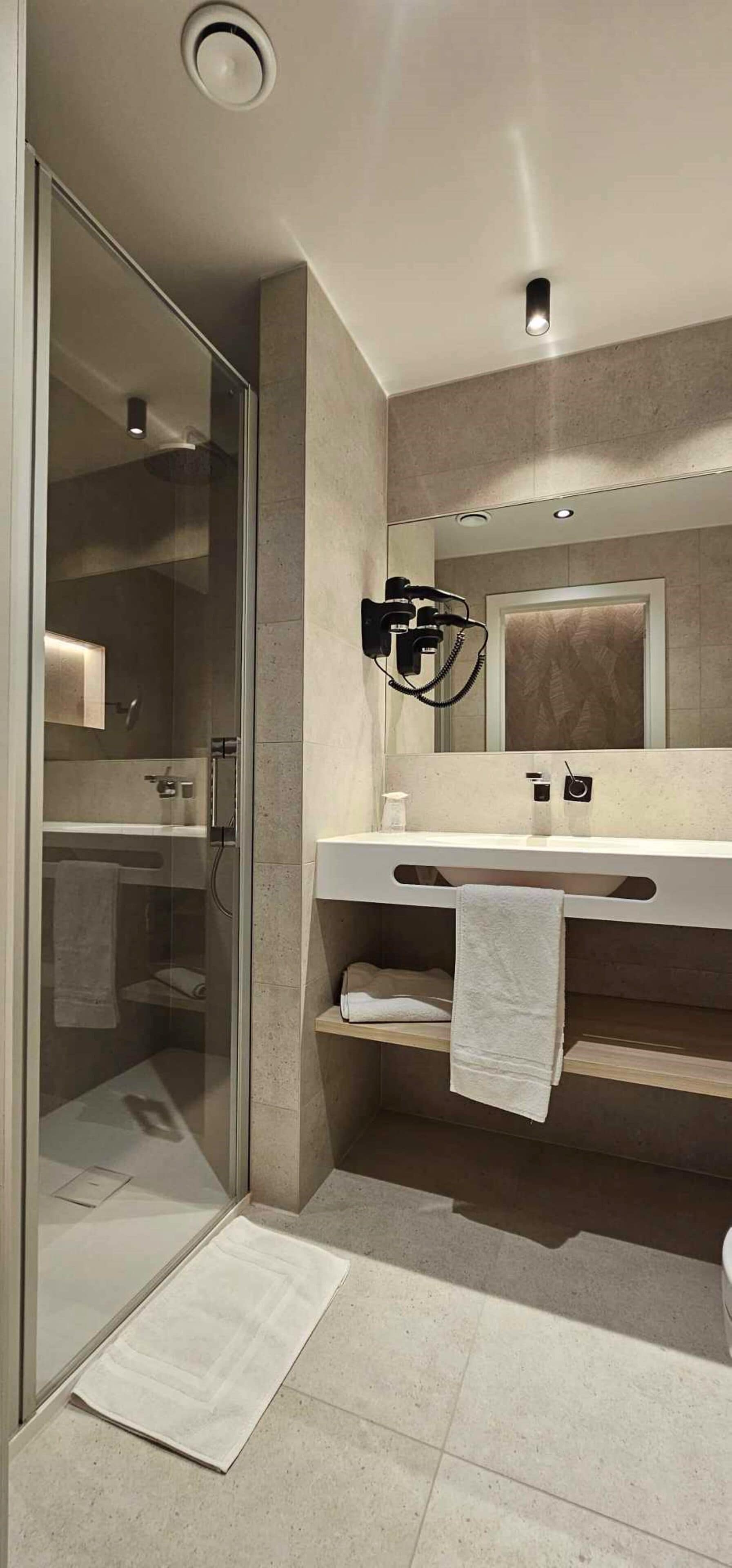 Chambre Simple Standard | Salle de bain