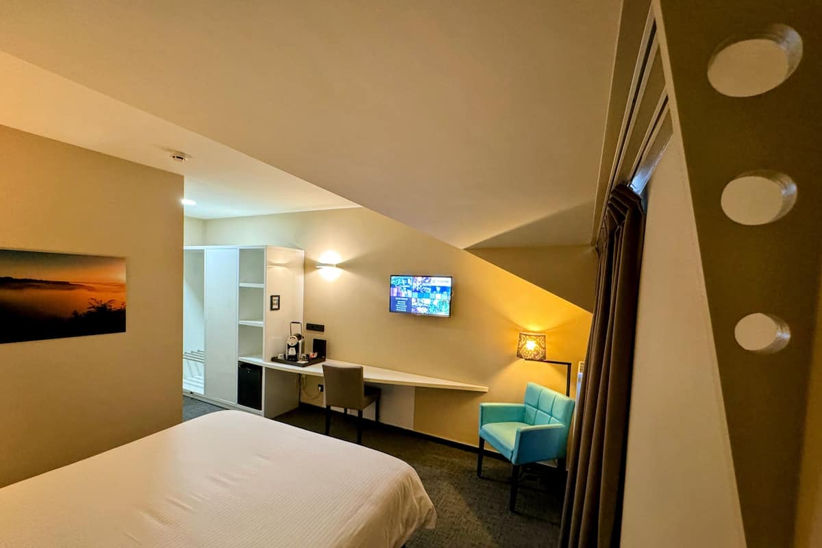 comfort double room, 1 queen bed | 1 bedroom, premium bedding, pillow-top beds, minibar