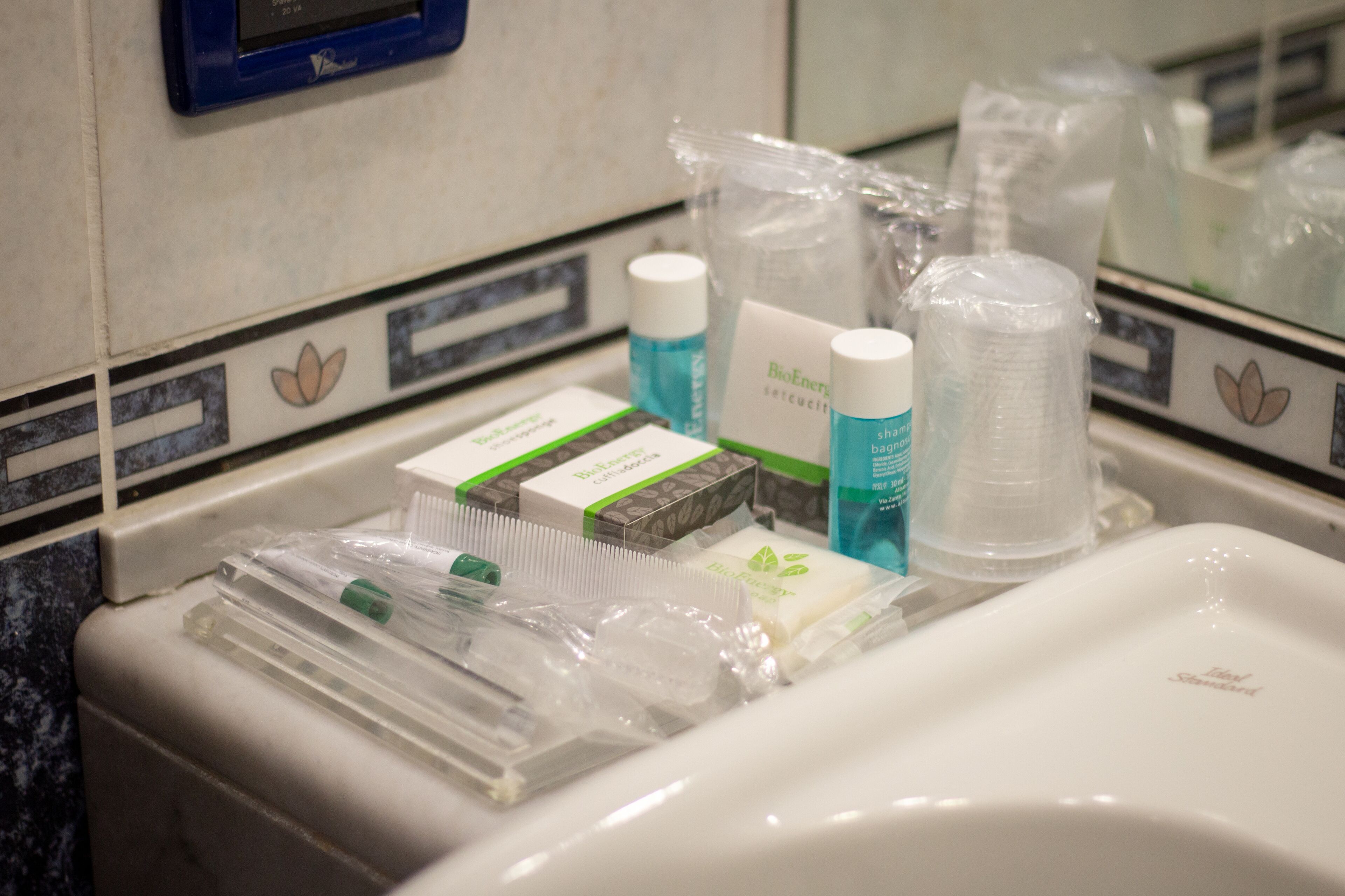 classic suite, 1 double bed (con letto supplementare) | bathroom amenities | shower, free toiletries, hair dryer, bidet