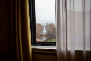 Minibar, in-room safe, free WiFi, bed sheets