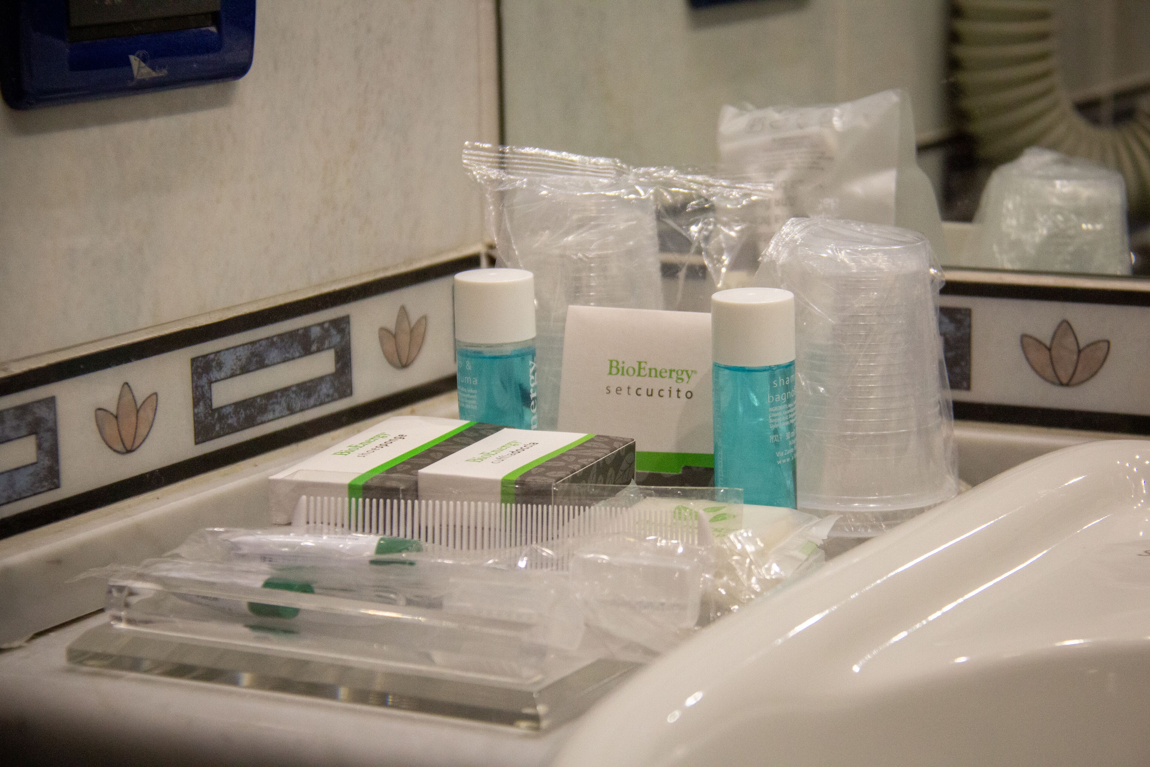 classic suite, 1 double bed (con letto supplementare) | bathroom amenities | shower, free toiletries, hair dryer, bidet