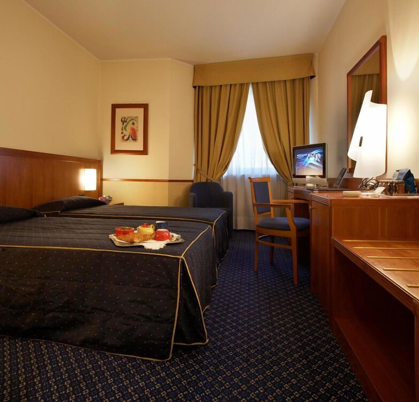 Minibar, in-room safe, free WiFi, bed sheets