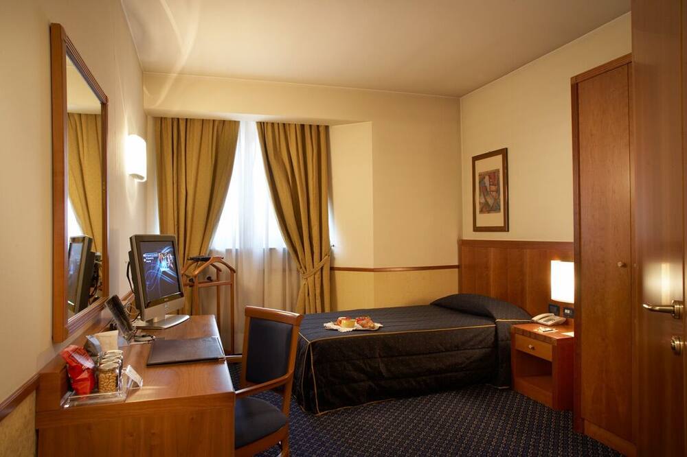 Pacific Hotel Fortino