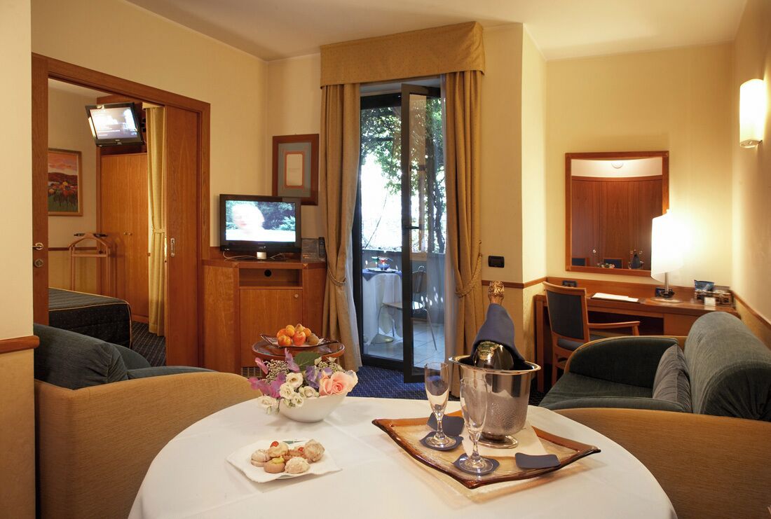 Minibar, in-room safe, free WiFi, bed sheets