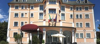 Green Hotel