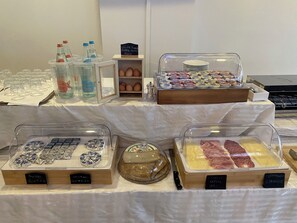 Breakfast buffet - Green Hotel (Settimo Torinese)