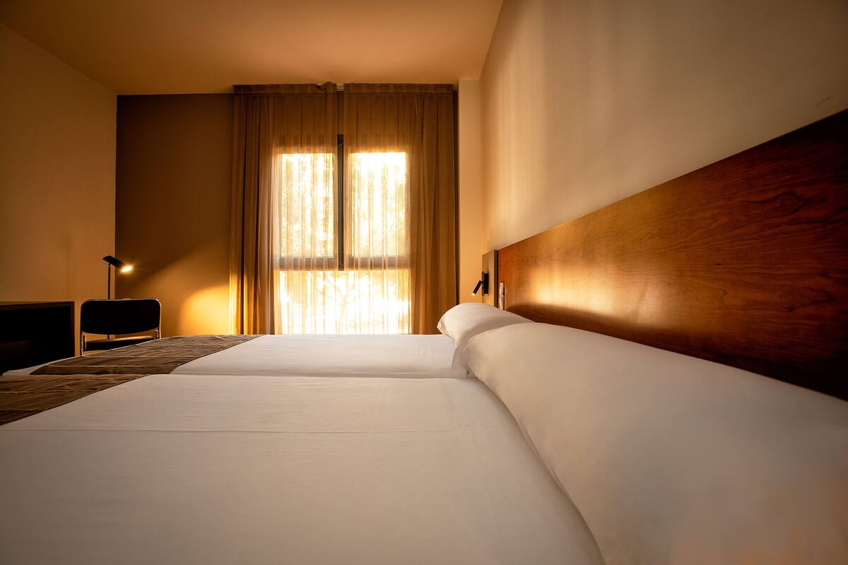 minibar, in-room safe, desk, soundproofing