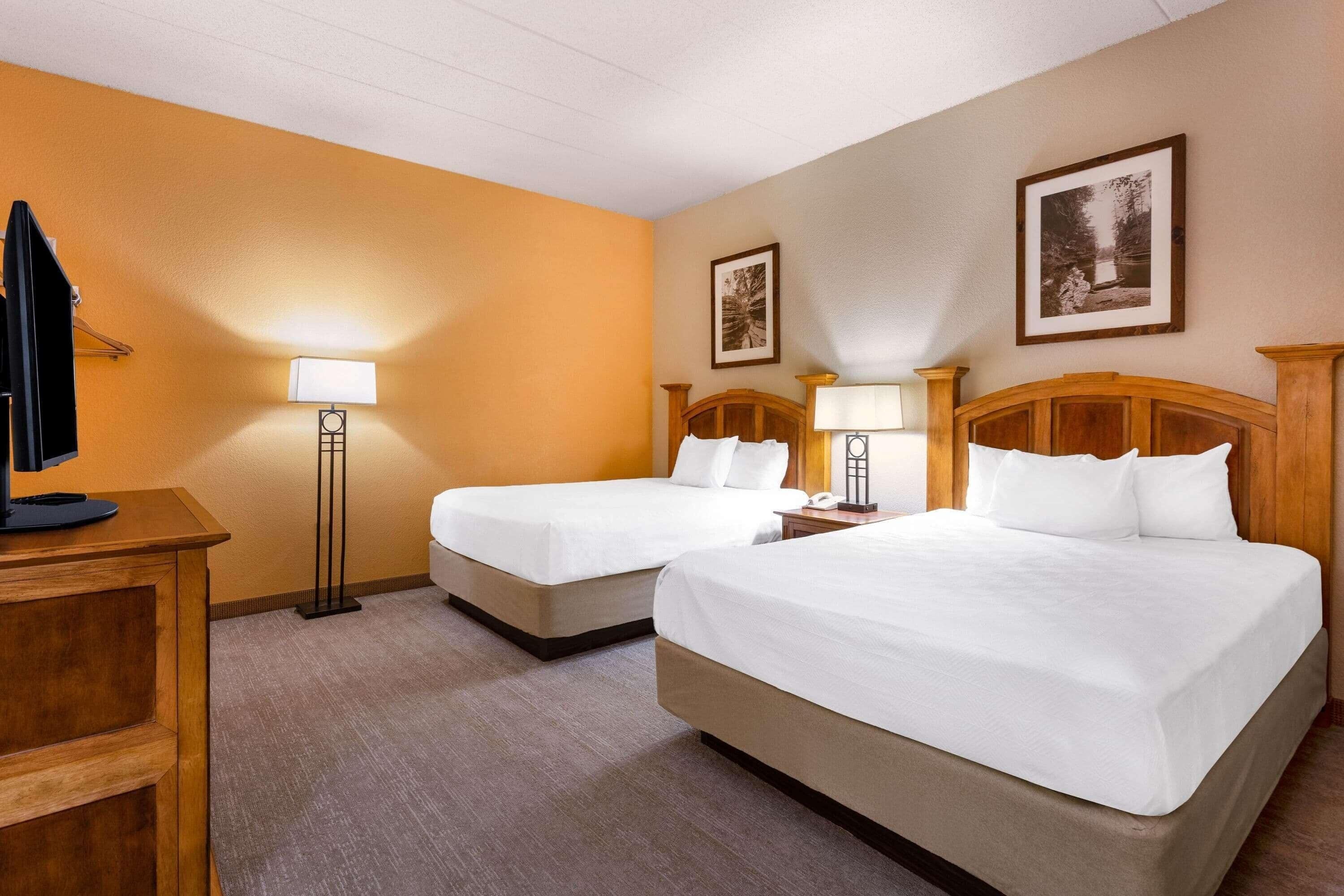 Laptop workspace, iron/ironing board, free WiFi, bed sheets