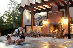 Couples treatment rooms, body treatments, hot stone massages - Chula Vista Resort, Trademark Collection by Wyndham (Wisconsin Dells)