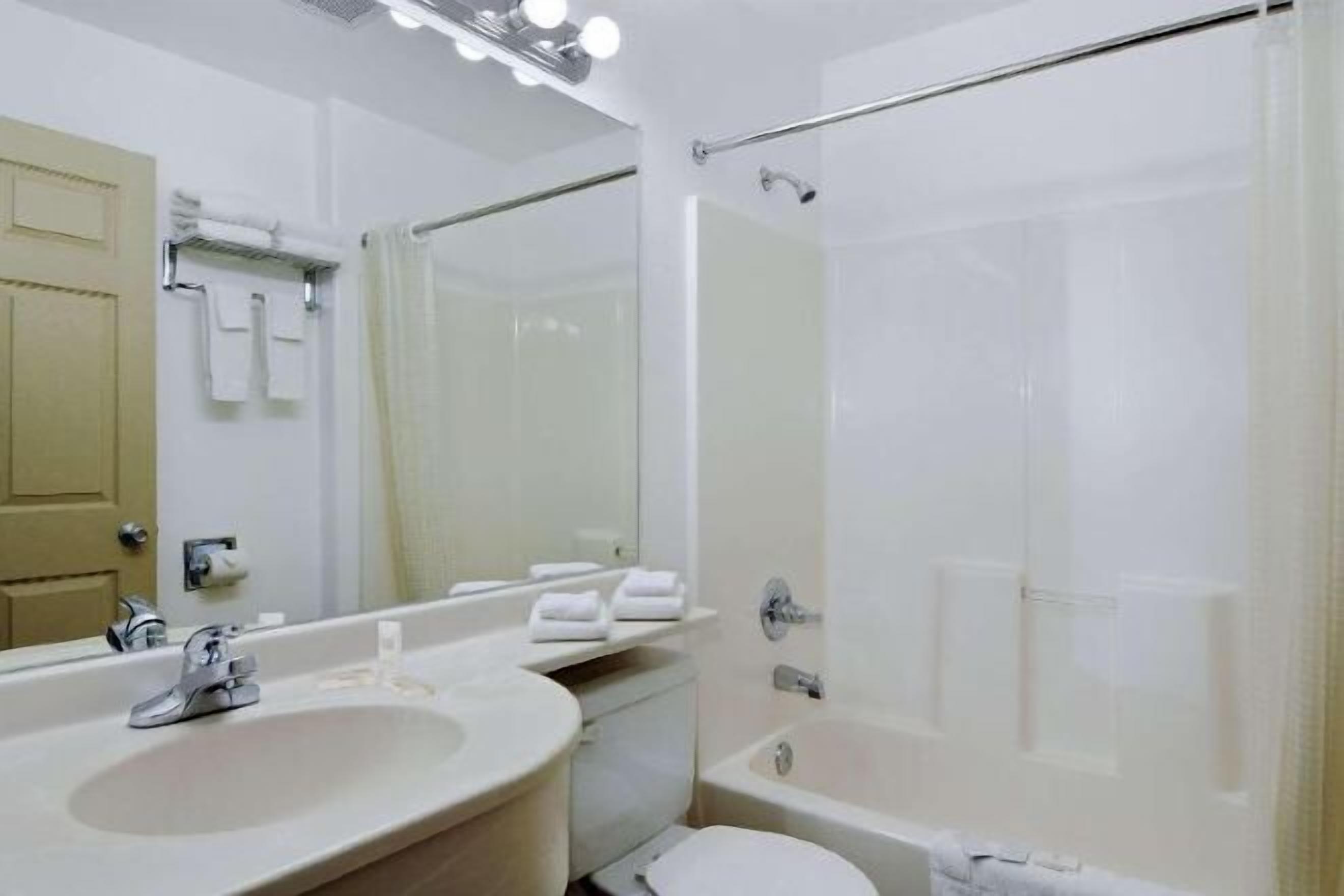 Bathroom | Combined shower/tub, deep soaking tub, hair dryer, towels