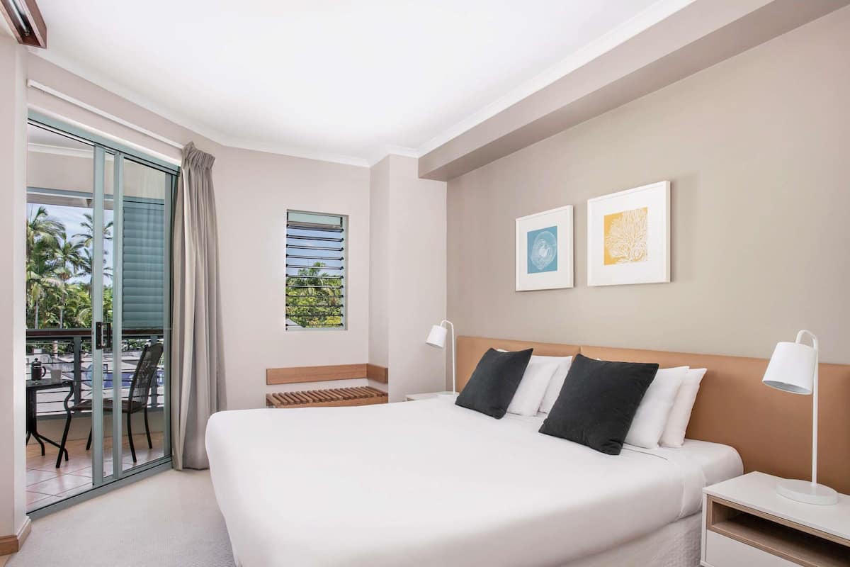 Strykejern/-brett og ekstrasenger (mot et tillegg)