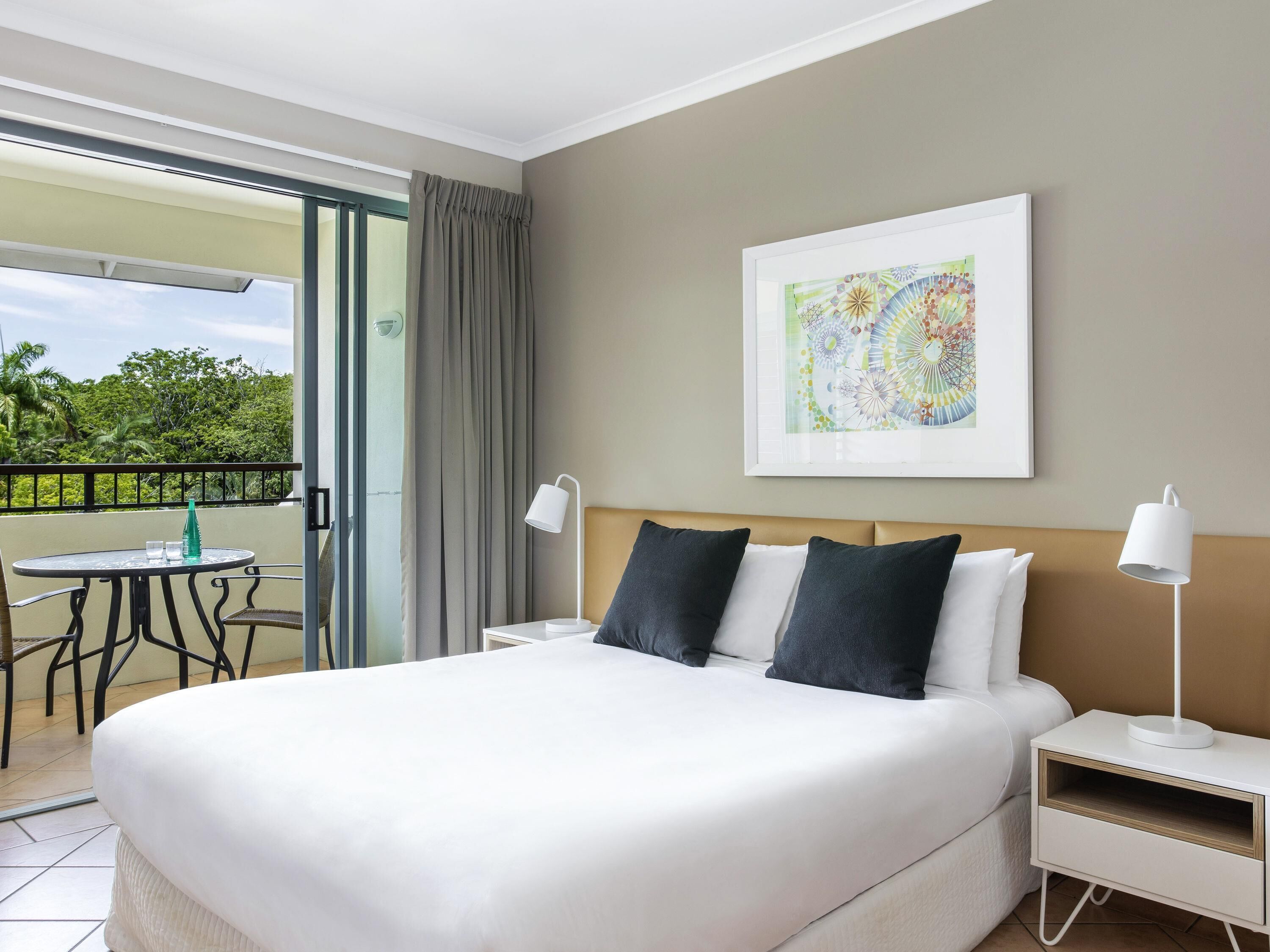 Iron/ironing board, rollaway beds, WiFi, bed sheets