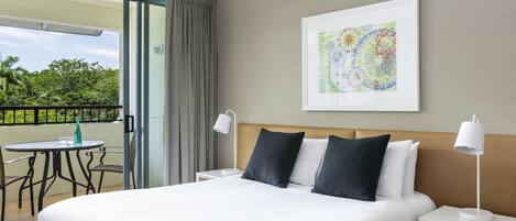 Iron/ironing board, rollaway beds, WiFi, bed sheets