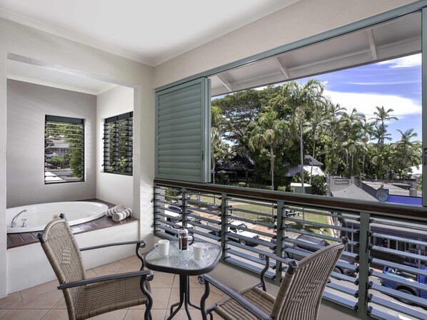 Iron/ironing board, rollaway beds, WiFi, bed sheets - Mantra In The Village (Port Douglas)