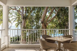Terrace/patio - Peppers Beach Club and Spa - Palm Cove (Palm Cove)