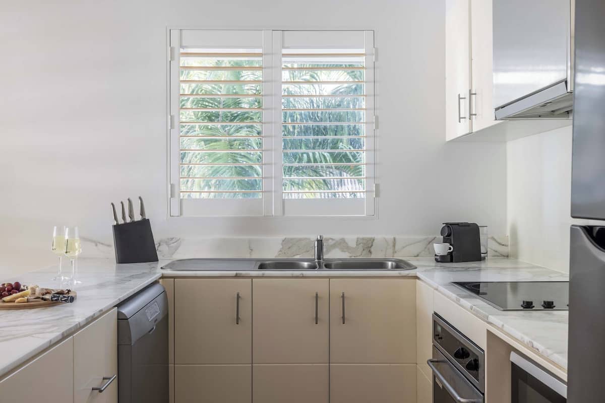 grand penthouse, 3 bedrooms (ocean) | private kitchen | fridge, coffee/tea maker, electric kettle