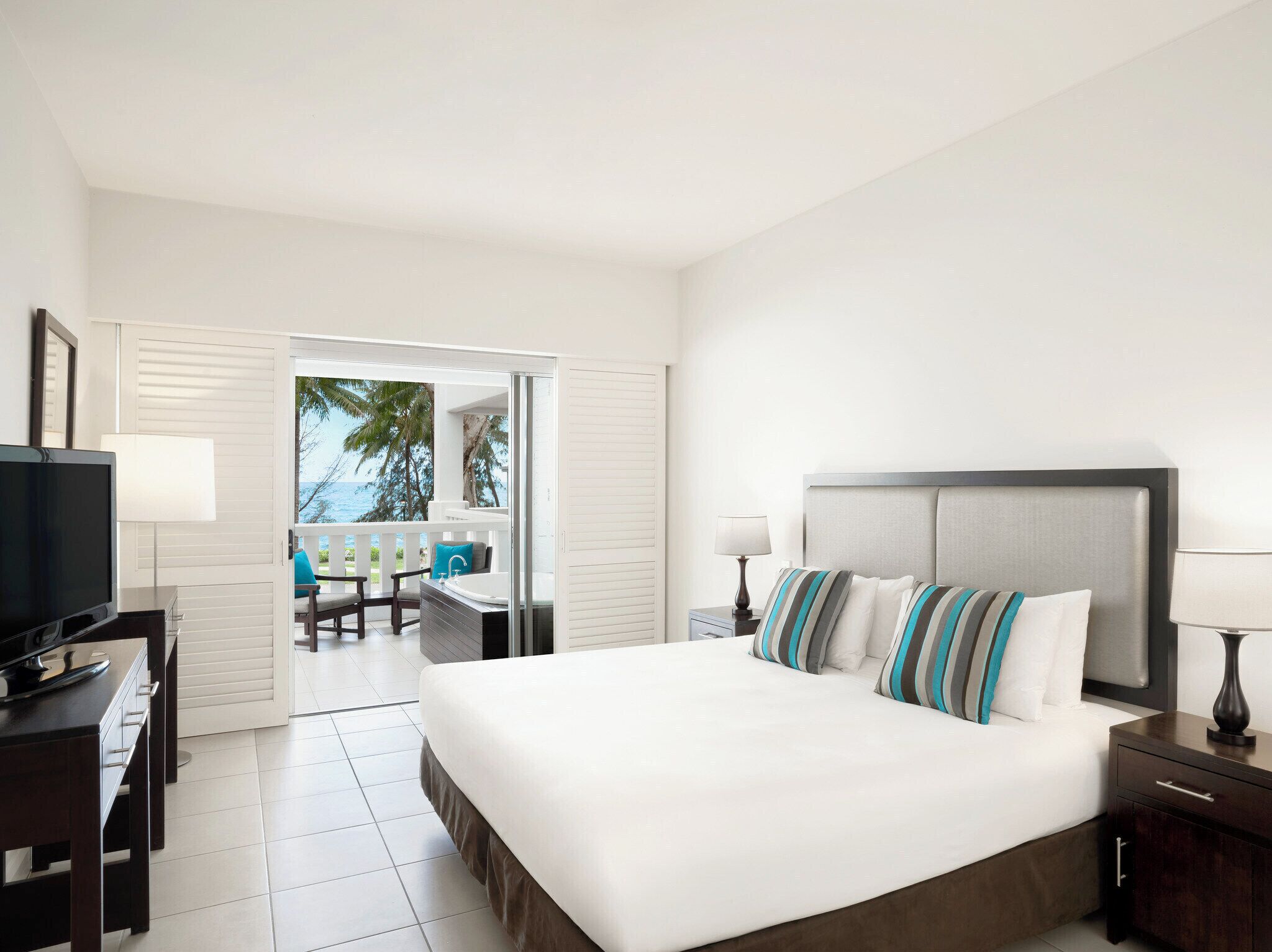 Cobertura, 3 quartos | Frigobar, cofres nos quartos, ferros/tábuas de passar roupa