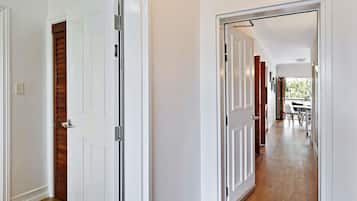 Apartment, 2 Bedrooms (Dual Key) | 2 bedrooms, in-room safe, desk, iron/ironing board