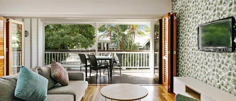 Departamento, 1 habitación (Spa) | Caja de seguridad en la habitación y escritorio