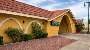 Front of property - Grapevine Inn (Lodi)