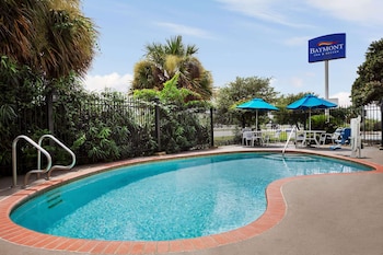 Baymont by Wyndham Clute/Lake Jackson
