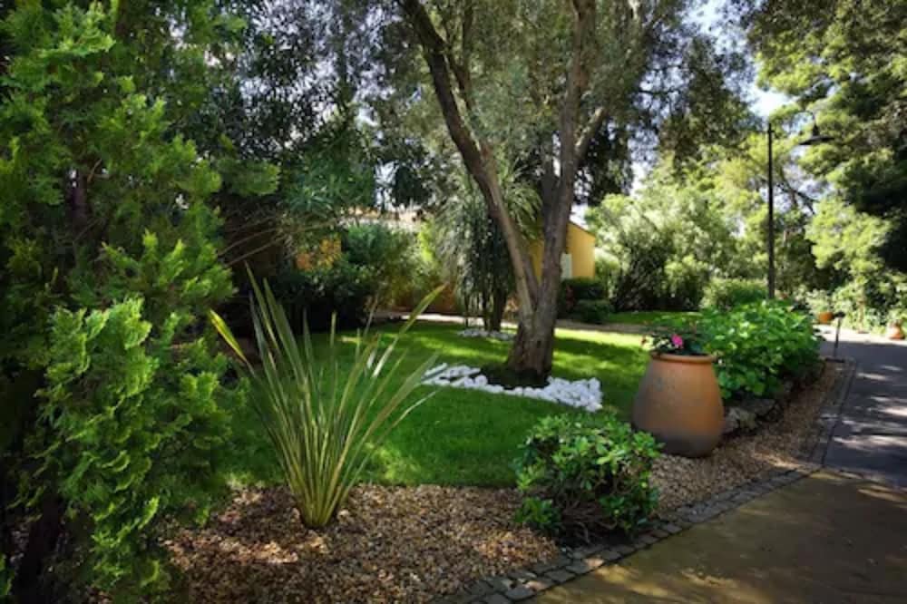 Hôtel La Tartane Saint Tropez by null