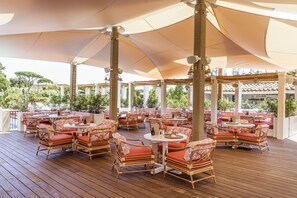 2 Restaurants, Mittagessen, Abendessen, mediterrane Küche