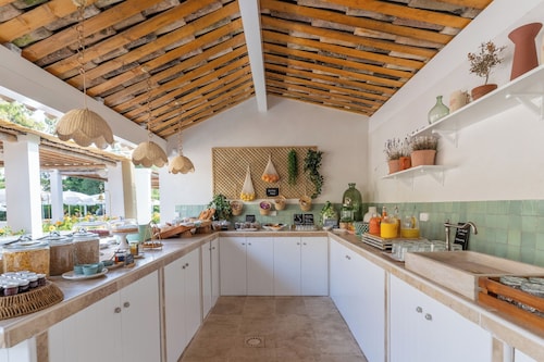 Hôtel La Tartane Saint -Tropez