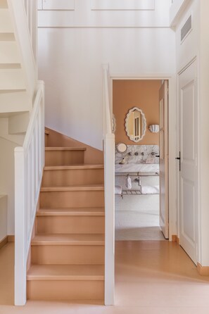 Suite Duplex | Premium bedding, Select Comfort beds, minibar, in-room safe - Hôtel La Tartane Saint -Tropez (Saint-Tropez)