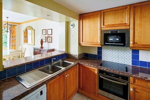 Microwave, espresso maker, electric kettle, toaster