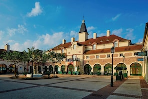 View from property - Marriott Village d'Ile-de-France (Bailly-Romainvilliers)