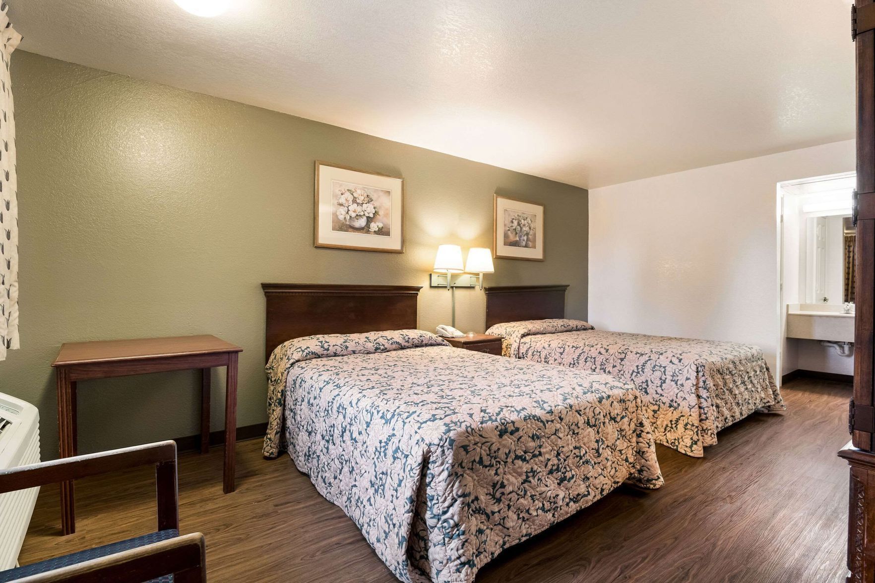 Desk, free WiFi, bed sheets