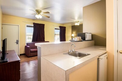 Econo Lodge Bartlesville Hwy 75