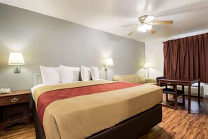 Standard Room, 1 King Bed, Non Smoking | Desk, free WiFi, bed sheets - Econo Lodge Bartlesville Hwy 75 (Bartlesville)