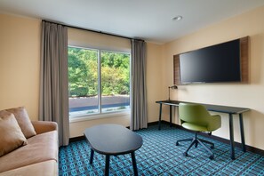 Suite, 1 King Bed with Sofa bed, Non Smoking