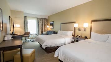 Bàn ủi/dụng cụ ủi quần áo