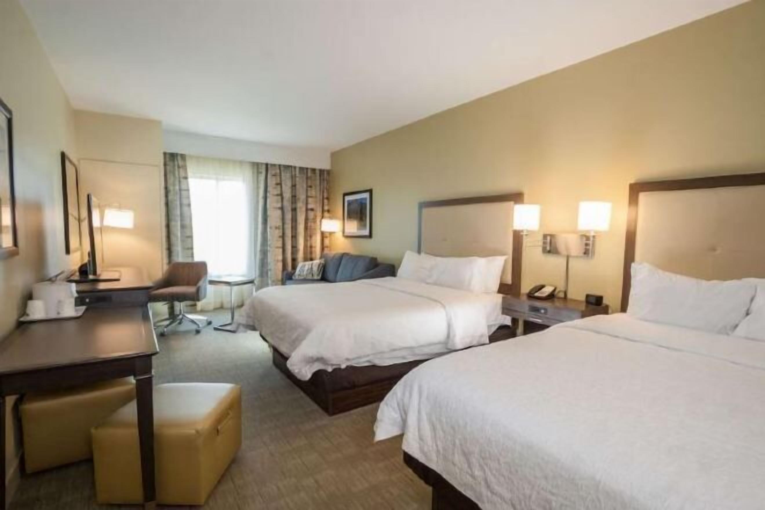 熨斗/熨衣板、有線上網、床單、鬧鐘