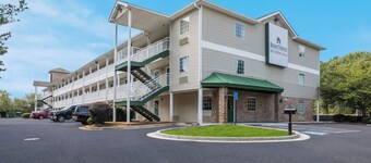 HomeTowne Studios by Red Roof Covington, GA