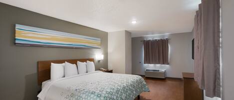 Studio, 1 Queen Bed, Non Smoking | Free WiFi, bed sheets