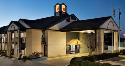 Super 8 by Wyndham Ruston