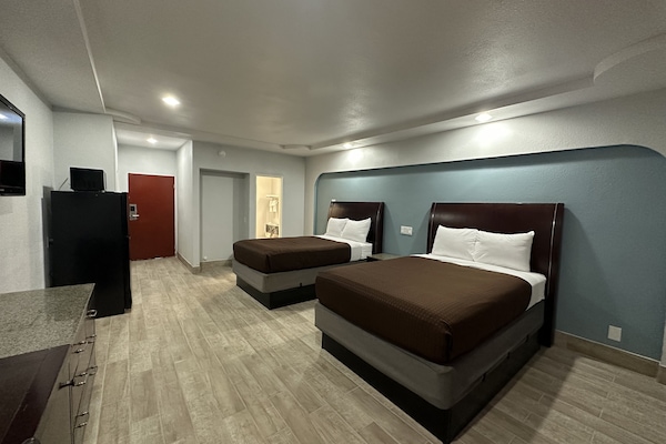 Basic Double Room | Free WiFi, bed sheets