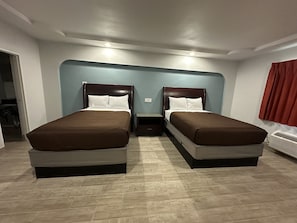 Habitación básica doble | Wifi gratis y ropa de cama