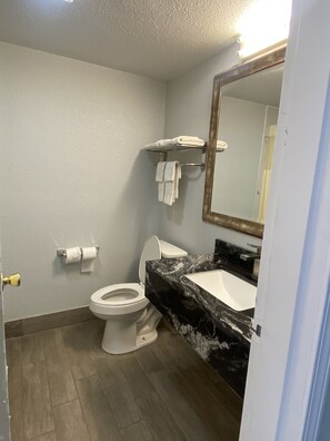 基本雙人房 | 浴室 | 毛巾
