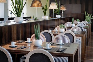 Lunch and dinner served, Spanish cuisine
