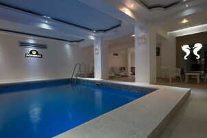 Una piscina techada