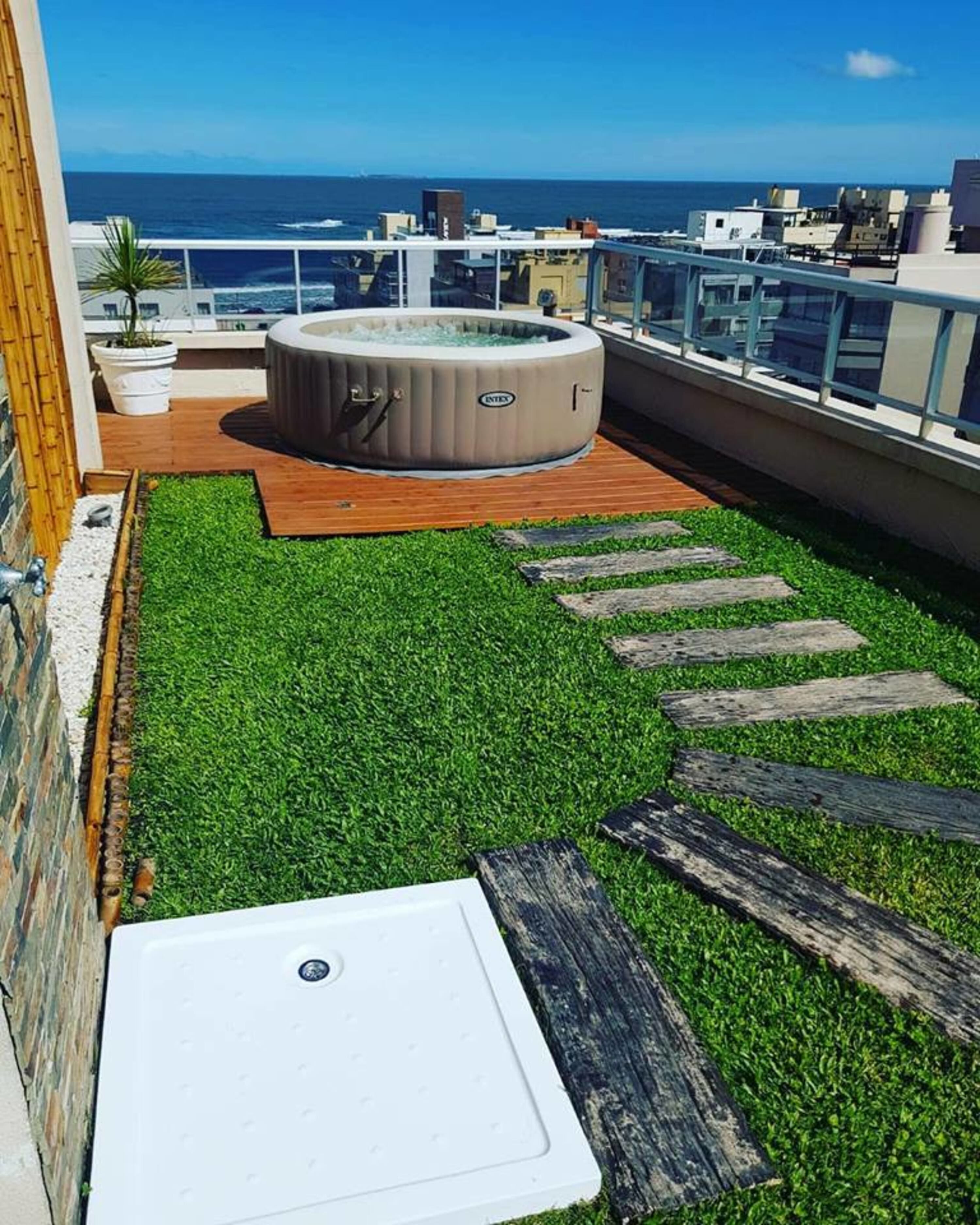 Bañera de hidromasaje exterior