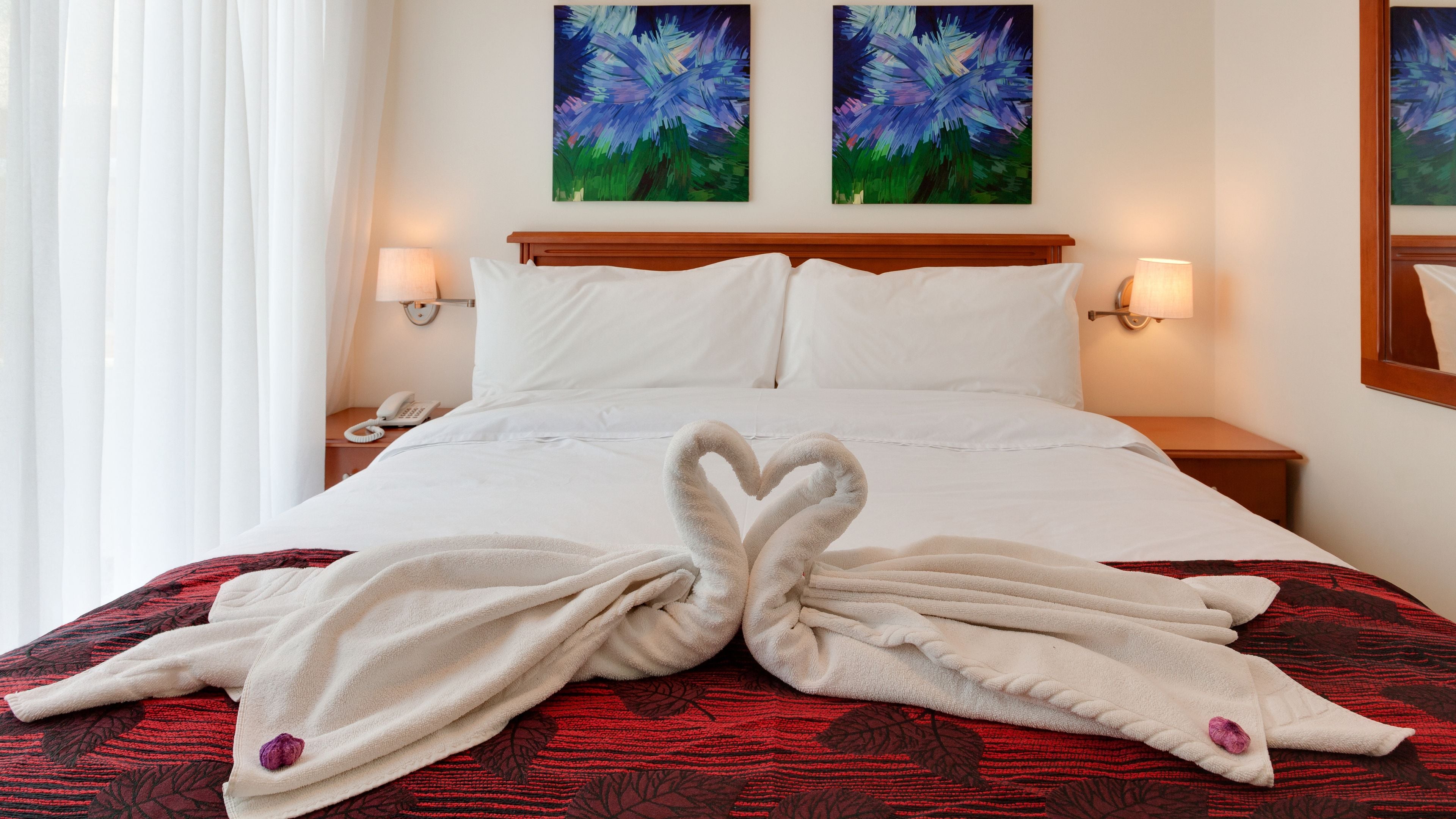 Standard Room | Frigobar, cofres nos quartos, escrivaninha, cortinas blackout